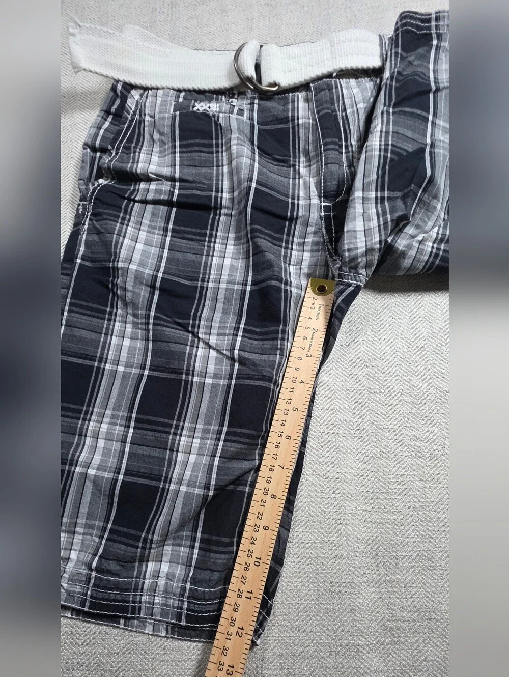 BKE Lodge Men's Plaid Shorts Belted Size 32 Black Grey White Standard Fit